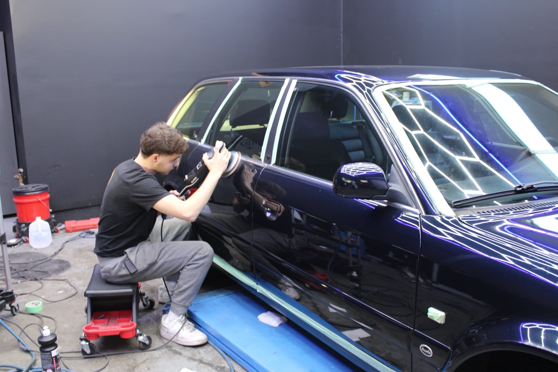 Range Rover professional hand polishing
